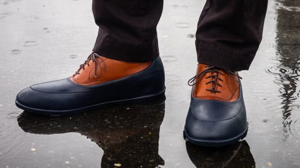 Image de couverture - Article : quelles chaussures habillées porter quand il pleut ?